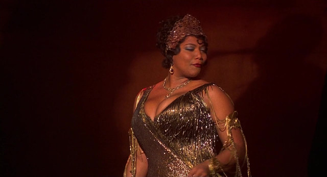 Queen Latifah sexy - Chicago (2002)