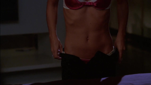 Kelly Carlson sexy, Rhona Mitra sexy - Nip Tuck s03e01 (2005)