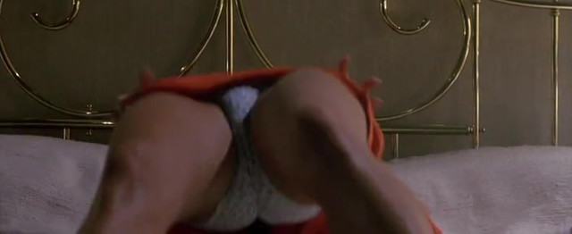 JoBeth Williams sexy - Poltergeist (1982)