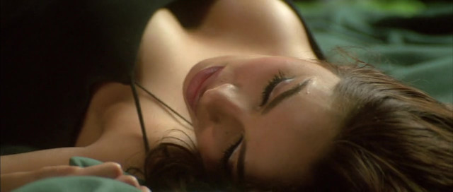 Nude Video Celebs Mallika Sherawat Sexy Murder 2004
