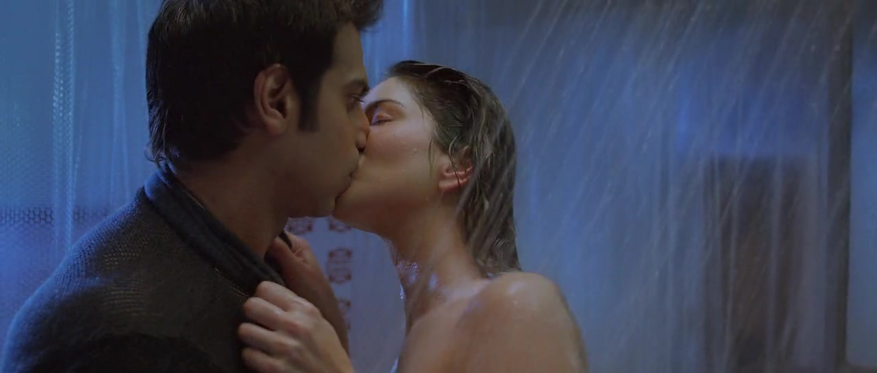 Sunny Leone Hot Kiss Sex - Nude video celebs Â» Sunny Leone sexy - Ragini MMS 2 (2014)