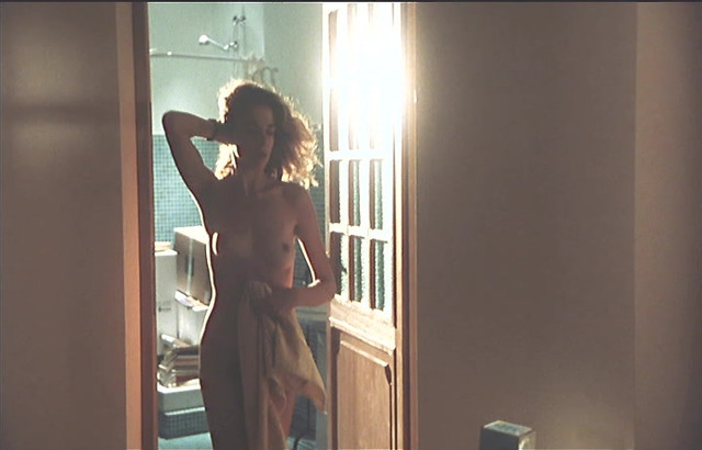 Claudia Gerini nude - Il gioco (2001)
