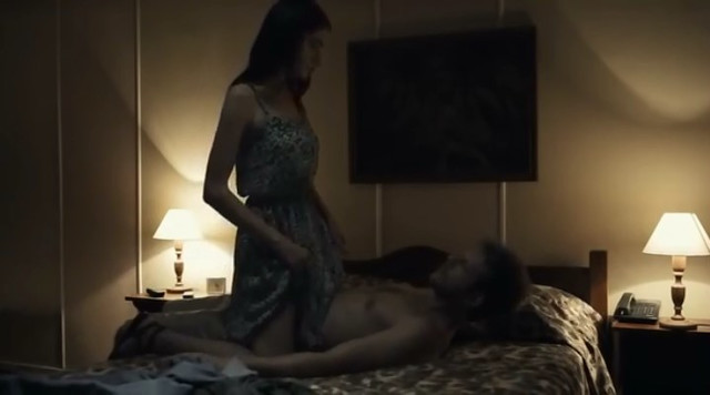 Branca Messina nude, Maria Manoella nude, Rosanne Mulholland nude - Menos que Nada (2012)
