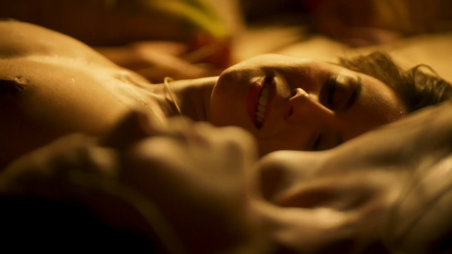 Camila Morgado nude, Andrea Beltrao nude - Albatroz (2019)
