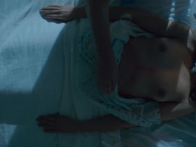 Jenna Harrison nude, Karishma Ahluwalia nude - Chimera Strain (2018)