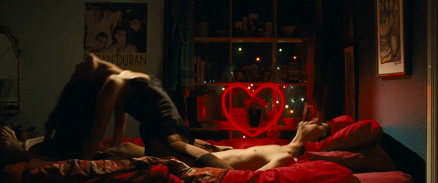 Joni Kamen nude, Justine Waddell sexy – Killing Bono (2011)