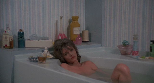 Cornelia Sharpe nude, Margot Kidder nude - The Reincarnation of Peter Proud (1975)