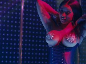 Jennifer Lopez sexy, Constance Wu sexy, Julia Stiles sexy, Cardi B sexy - Hustlers (2019)