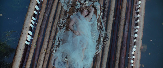 Yuliya Aug sexy, Tamara Nikishina nude - Metamorfozis (2015)