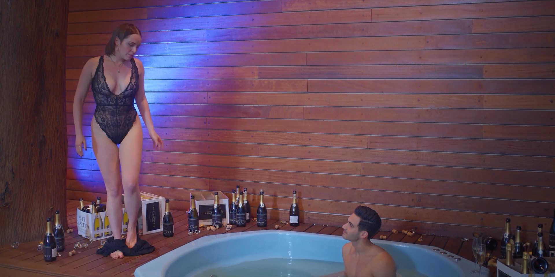 Nude Video Celebs Minnie West Nude Martha Julia Sexy The Club S01