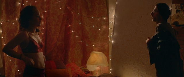 Tommie-Amber Pirie nude, Zoe Kravitz nude - Pretend We're Kissing (2014)