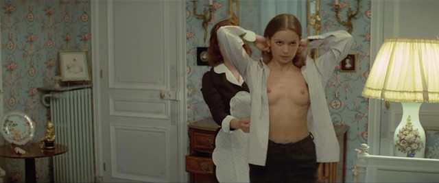 Anicee Alvina nude, Christine Boisson nude, Sylvia Kriste nude, Virginie Vignon nude - Le jeu avec le feu (1975)