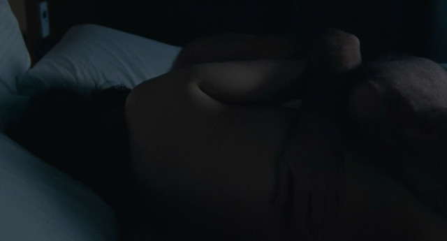 Christa Theret nude, Juliette Binoche nude - Doubles vies (2018)