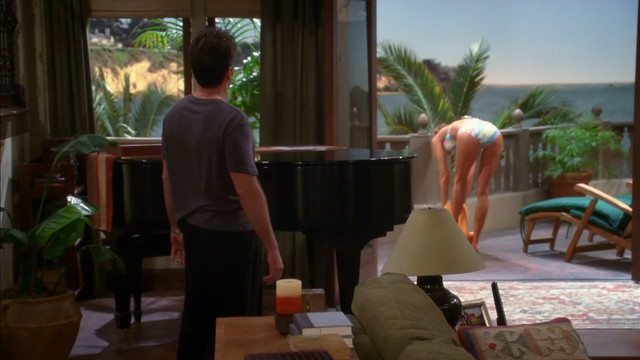 Jennifer Taylor sexy, Tricia Helfer sexy - Two and a Half Men s07e08 (2009)