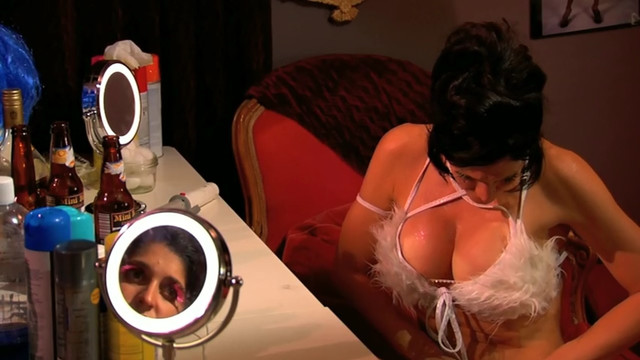 Tracy Baumbach sexy, Nazanine Mousavi sexy - Layla Live or Die (2008)
