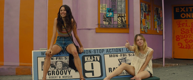 Dakota Fanning sexy, Margaret Qualley sexy - Once Upon A Time In Hollywood (2019)