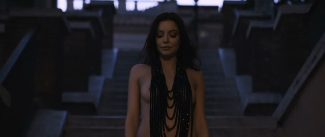 Alice Pagani sexy, Kasia Smutniak nude, Euridice Axen nude - Loro (2018)