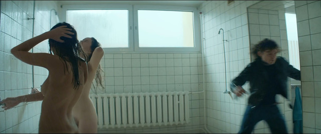 Kamila Kaminska nude, Anna Prochniak nude – Najlepszy (2017)