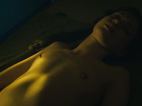 Paulina Galazka nude, Laurence Roothooft nude - A Young Man with High Potential (2018)