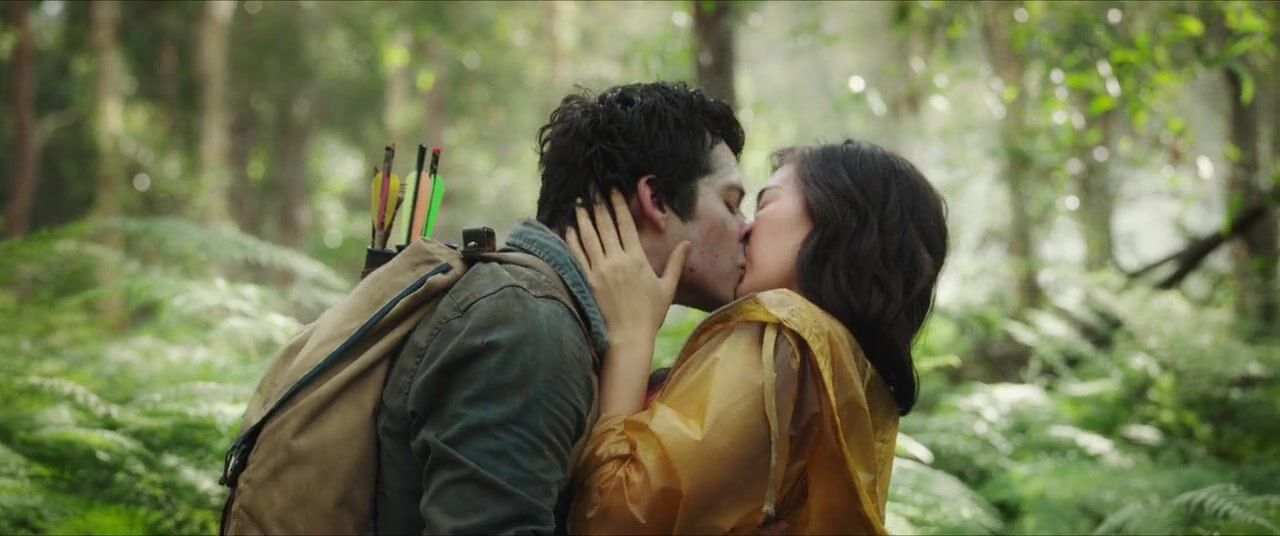 Jessica Henwick sexy - Love and Monster (2020) #2