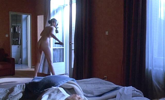 Julie Fournier nude - Tout Est Calme (2000)