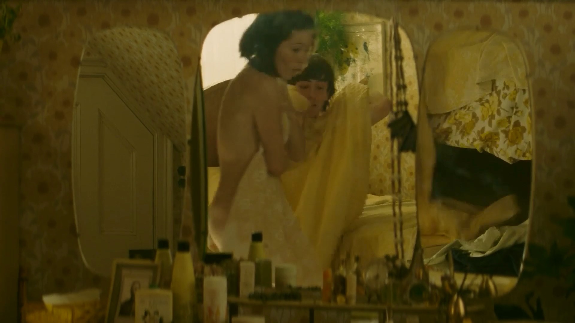 Elaine Cassidy nude - And When Did You Last See Your Father (2007)