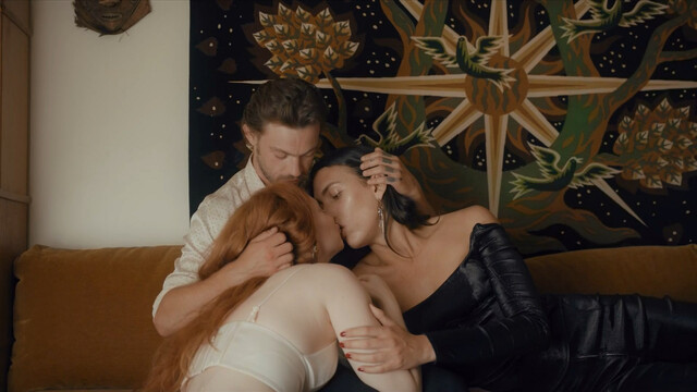Anne Lise Maulin sexy, Raya Martigny sexy - Grand Amour (2020)