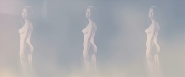 Alice de Lencquesaing nude - Humaine (2016)