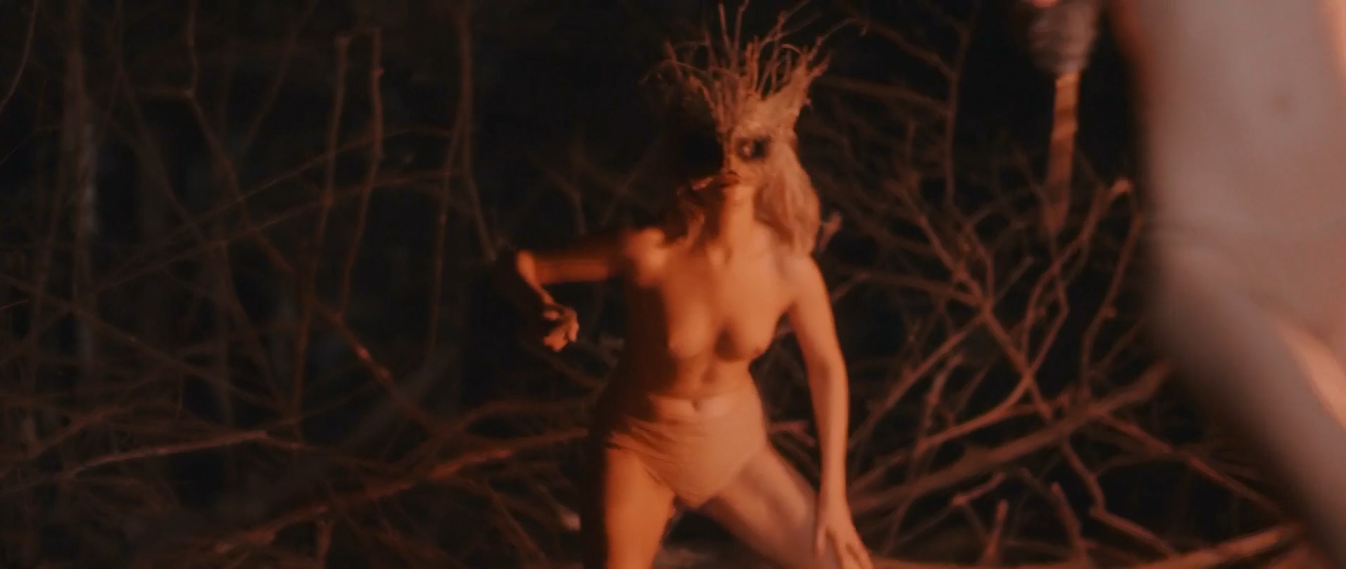 Nude Video Celebs Stevie Lynn Jones Sexy Evil Takes Root 2020