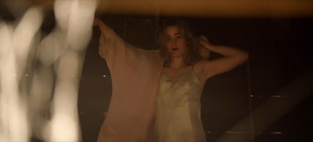 Alice Englert sexy - Ratched s01e03e06 (2020)