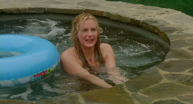 Daryl Hannah nude - Keeping Up with the Steins (2006)