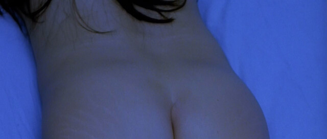 Ursula Bedena nude - L'etrange couleur des larmes de ton corps (2013)