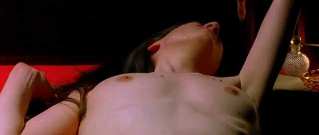 Ursula Bedena nude - L'etrange couleur des larmes de ton corps (2013)