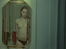 Esme Creed-Miles nude - Jamie (2020)