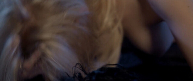 Sophie Swan nude - Rapunzels Fluch (2020)