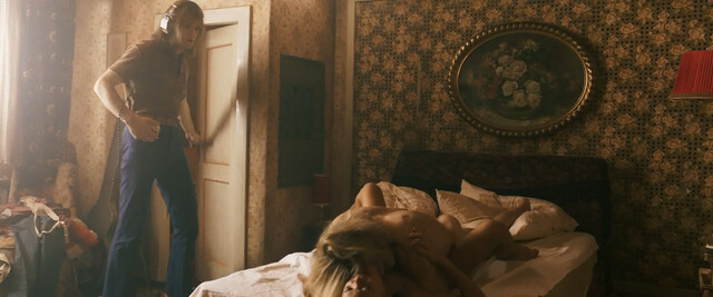 Ponny Distakul nude, Carol Schuler nude - Lindenberg! Mach dein Ding (2020)