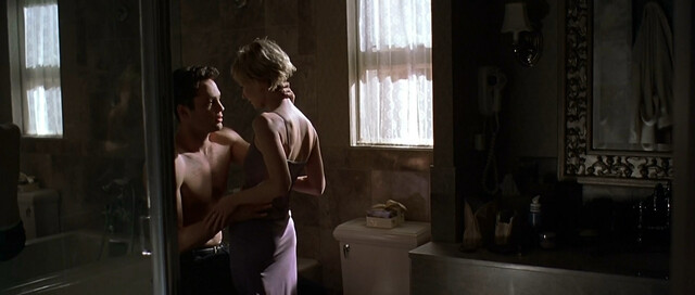 Anne Heche nude – Return to Paradise (1998)