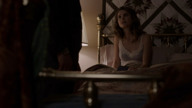 Keri Russell sexy– The Americans s04e02 (2016)