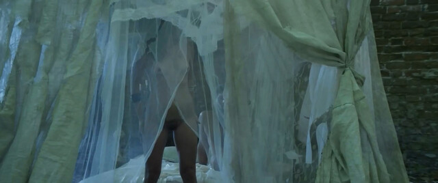 Joana Gatis nude, Thaissa Cavalcanti nude - Soledad (2015)