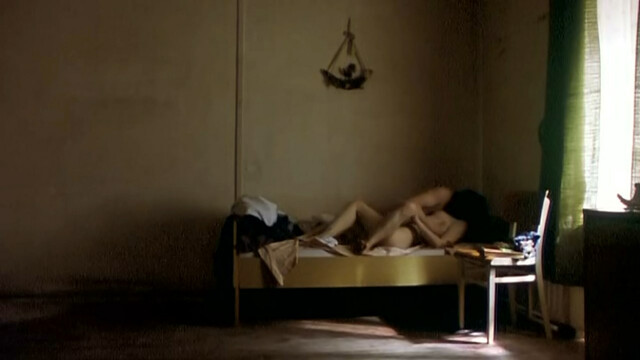 Ester Hocke nude, Petra Polakova nude - Lesni chodci (2003)
