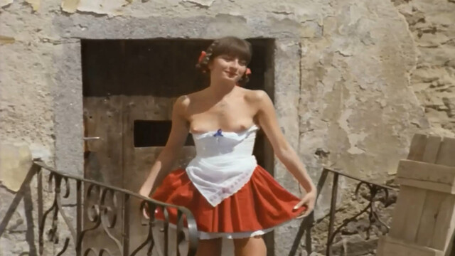 Veronika Kanska nude, Katerina Lojdova nude, Petra Pysova sexy - Slunce, seno, erotika (1991)