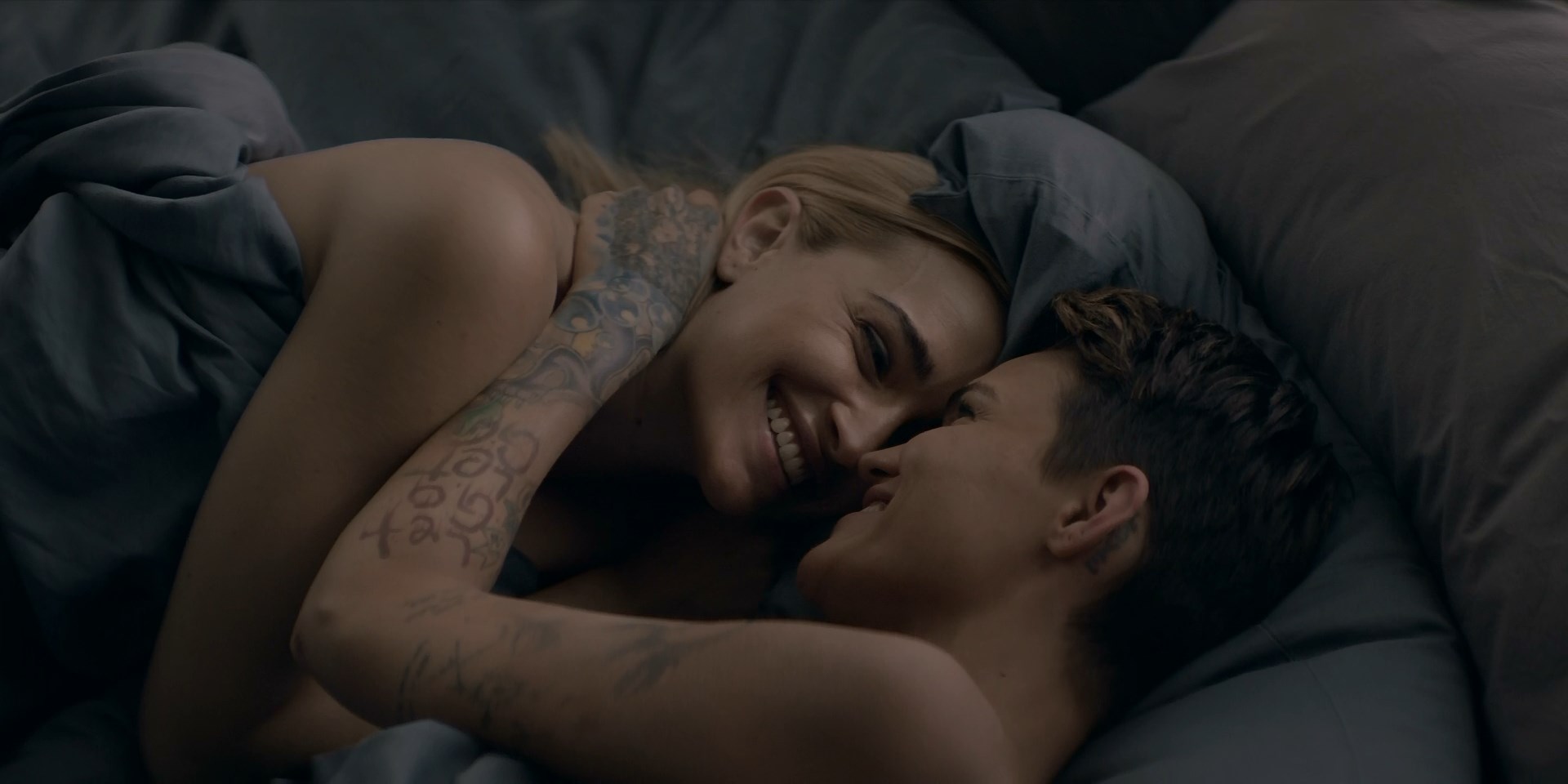 Ruby Rose sexy, Brianne Howe sexy - Batwoman s01e04 (2019)