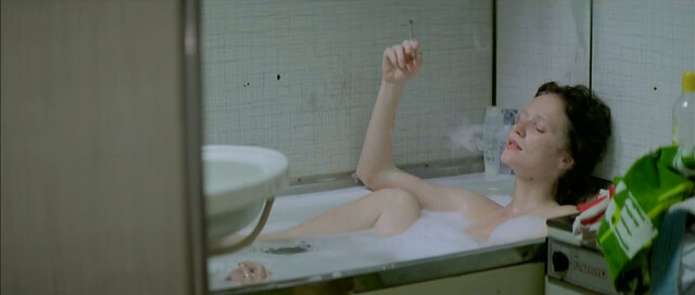 Anna Geislerova nude - Stesti (2005)