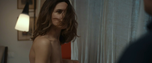 Laura Chiatti sexy, Valentina Cervi sexy - The Players (2020)