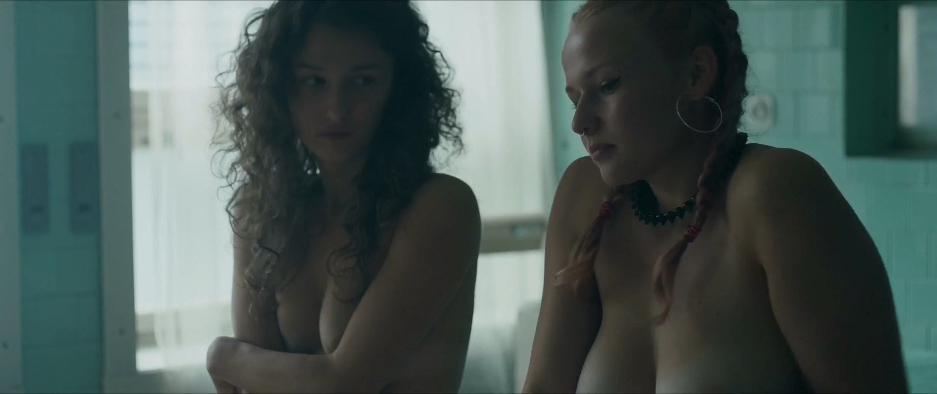 Petra Dubayova nude, Rebeka Greganova nude - Svina (2020)
