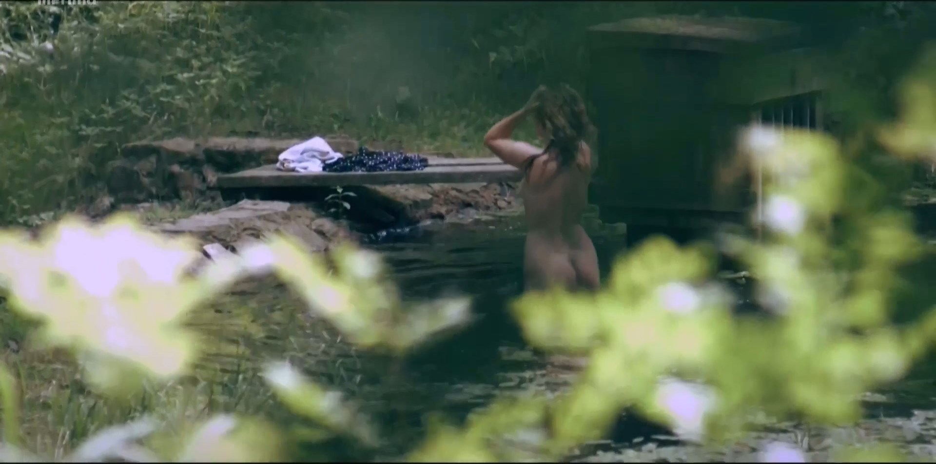 Anna Jirina Danhelova nude, Eva Vejmelkova sexy - Kluci z hor (2018)
