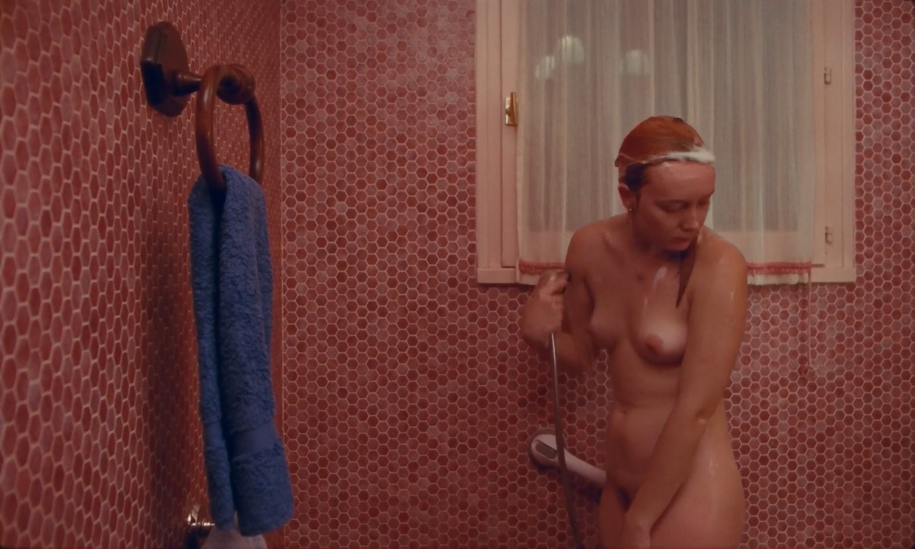 Romanna Lobach nude, Jenny Bellay nude - Olla (2019)
