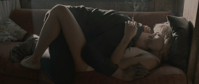 Dakota Fanning sexy, Evan Rachel Wood sexy - Viena and the Fantomes (2020)