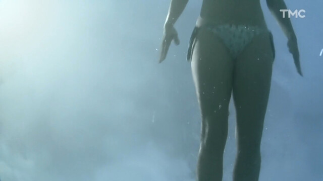 Emmanuelle Vaugier sexy - A Trace of Danger (2010)