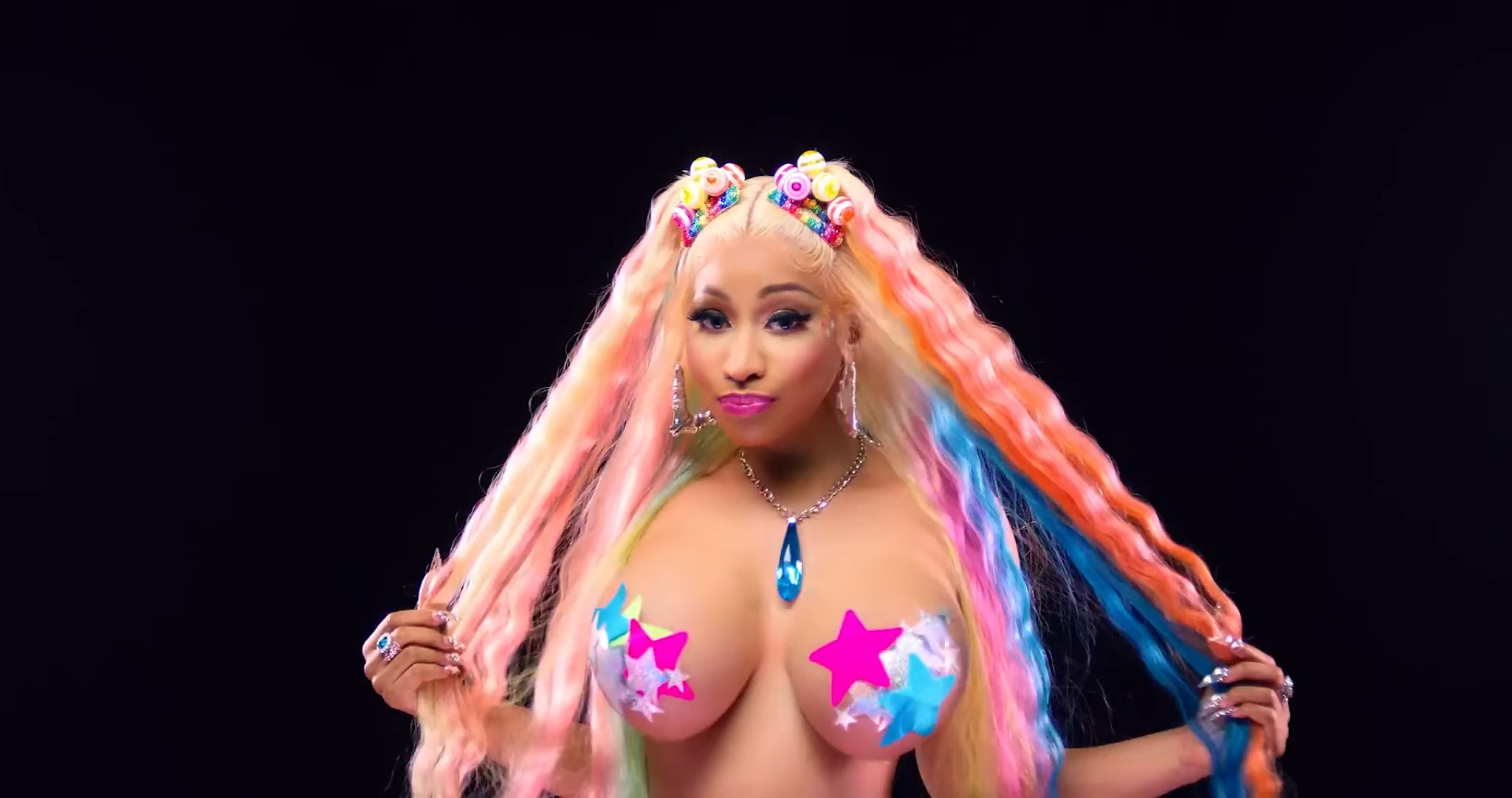 Nicki Minaj sexy - Trollz (2020)